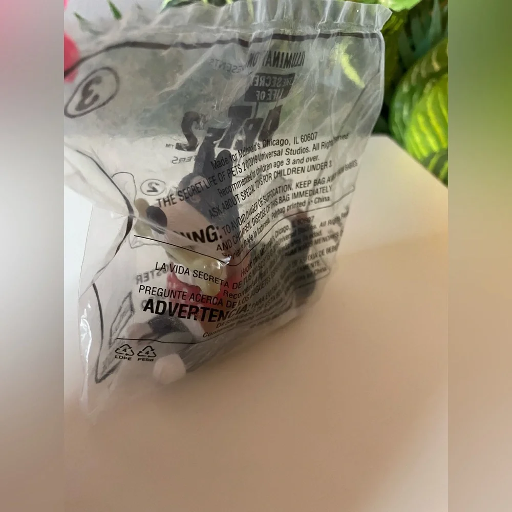 The Secret Life of Pets 2, Dog- Bone Shaking Rooster McDonald’s Happy Meal Toy